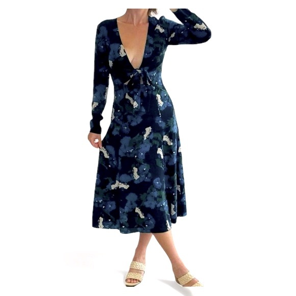 Wilfred Dresses & Skirts - WILFRED Aritzia Floral Aubagne Cut Out Tie Front Dress Black w/ Cream Blue